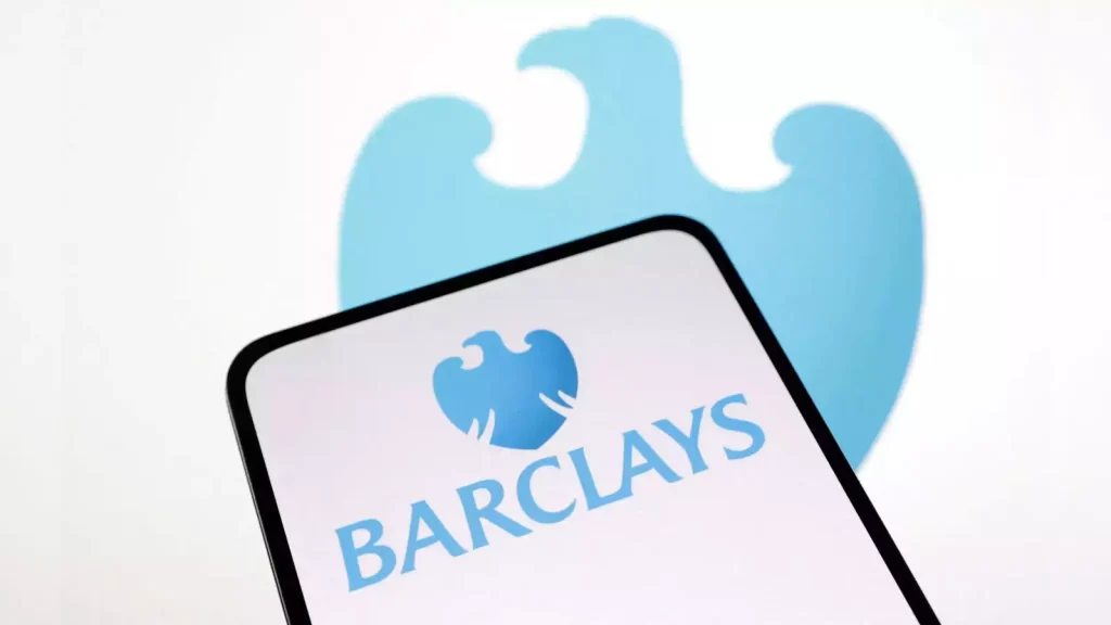 How Customer Interactions Influence Barclays’ Public Image